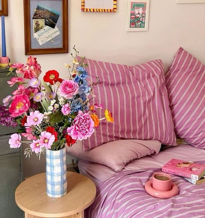 Les Couleurs Tendances du Printemps-Été 2025 : Une Palette Romantique